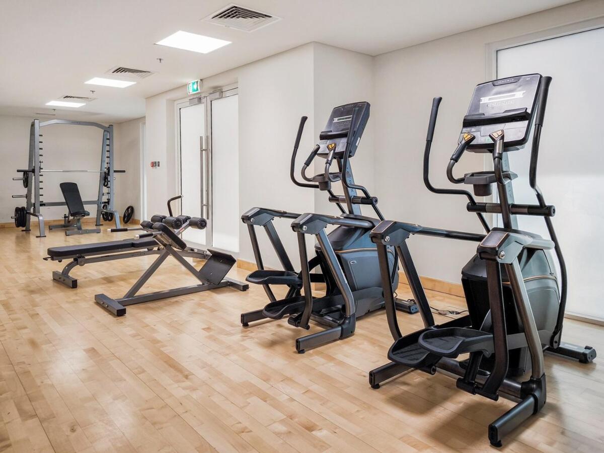 Prime Location 2Br Apartment With Pool & Dining Nearby Apartment *